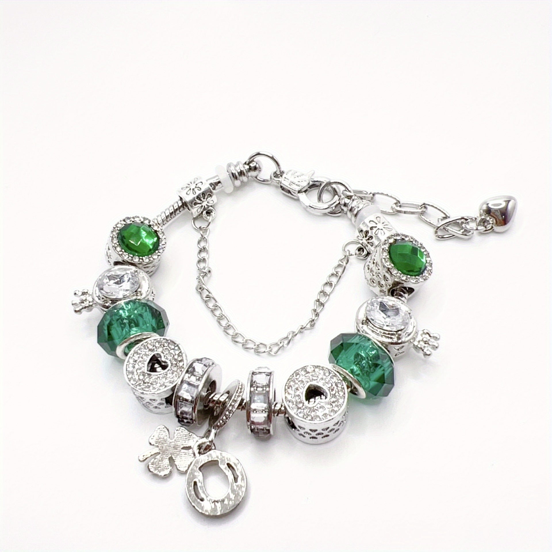 Elegant Green Four-Leaf Clover Pendant Bracelet