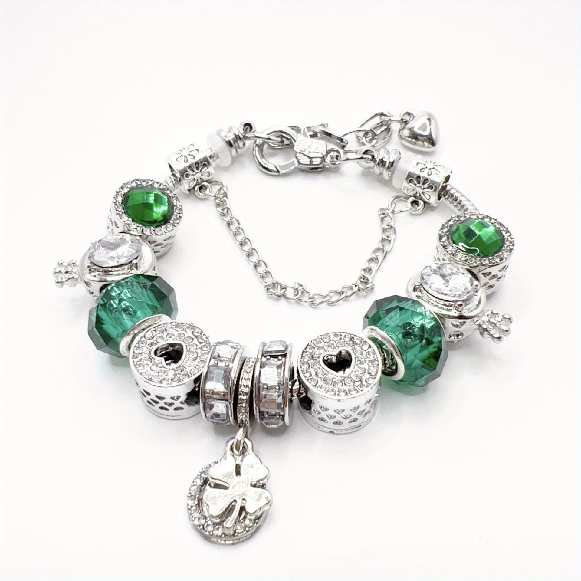 Elegant Green Four-Leaf Clover Pendant Bracelet