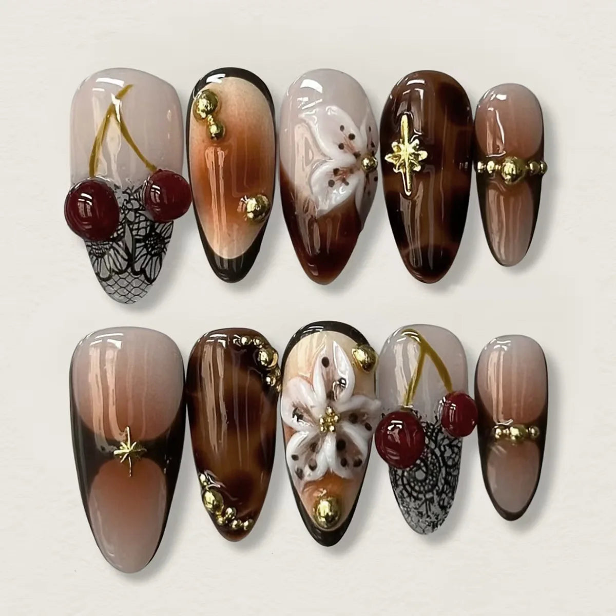 24Pcs Mid-length Gilded Almond Nails Set Press on Nails