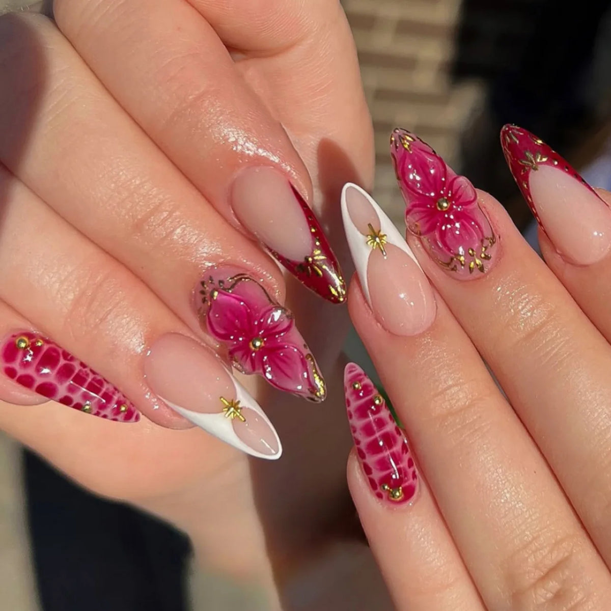 24Pcs Mid-length Gilded Almond Nails Set Press on Nails