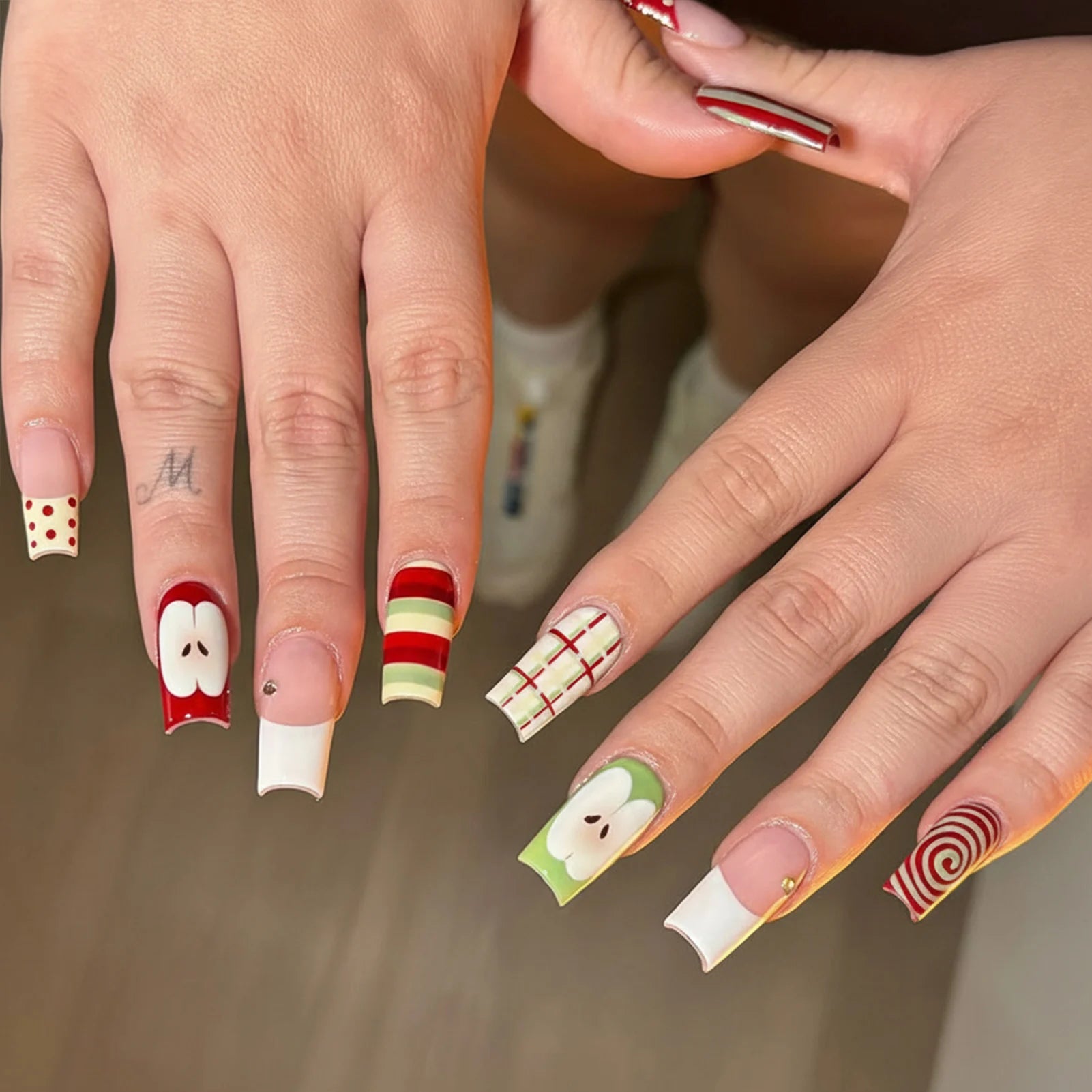 24Pcs Square Press on Nails