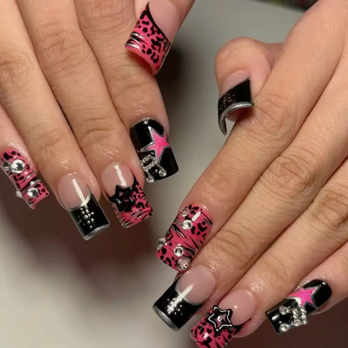 24PCS Medium Square Press on Nails