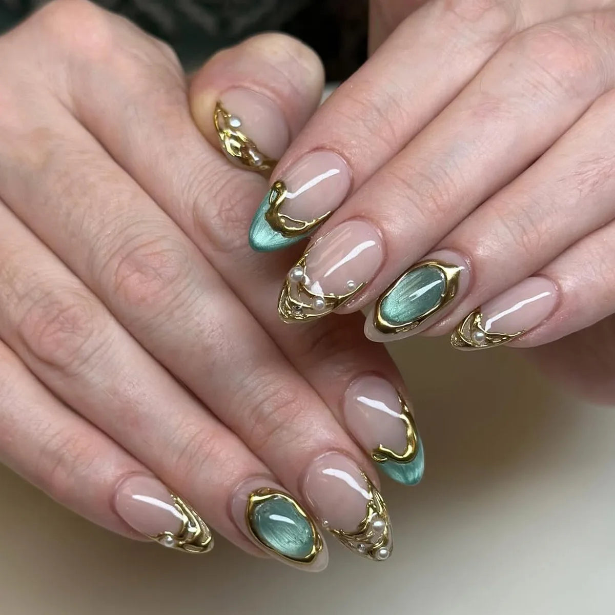 24Pcs Mid-length Gilded Almond Nails Set Press on Nails
