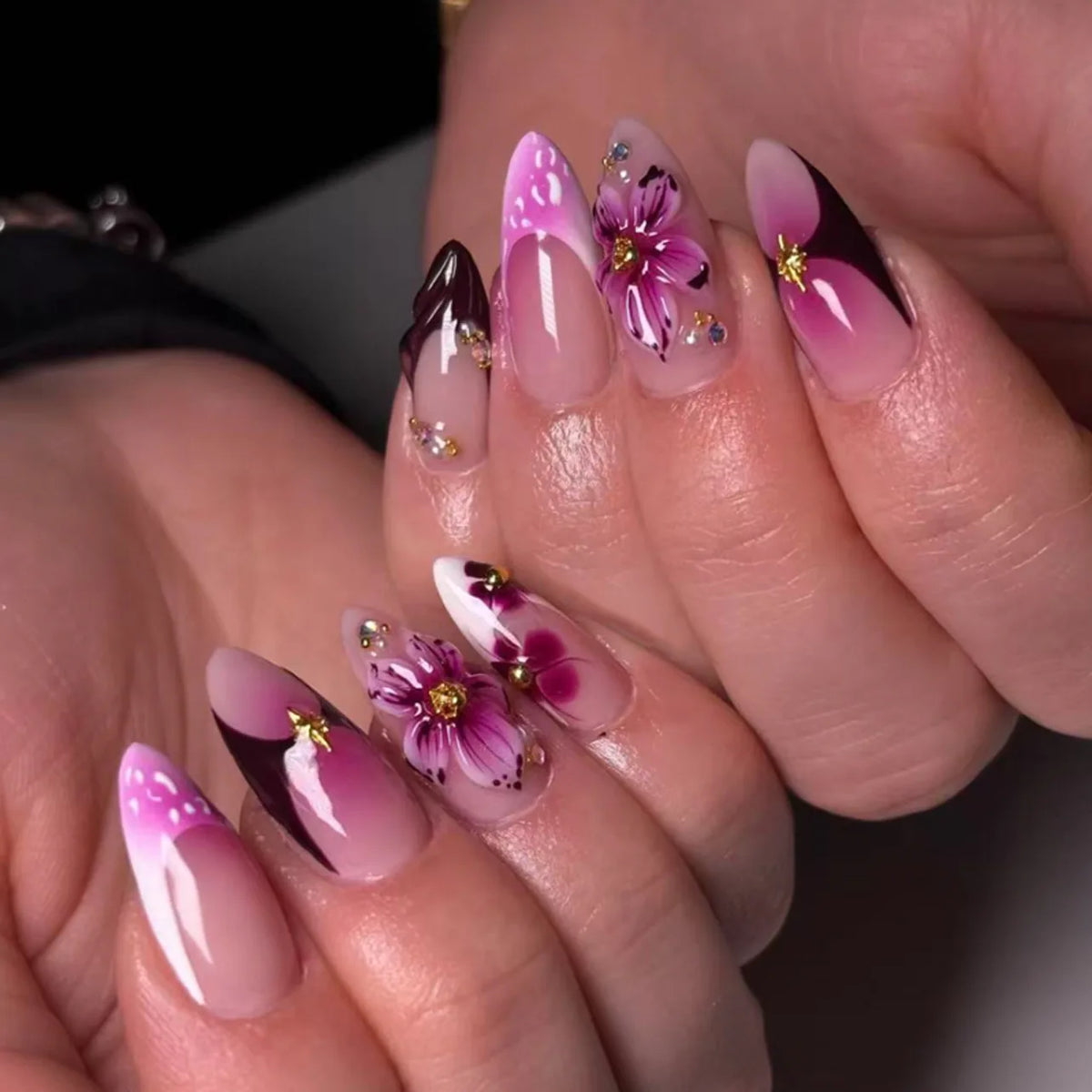 24Pcs Mid-length Gilded Almond Nails Set Press on Nails