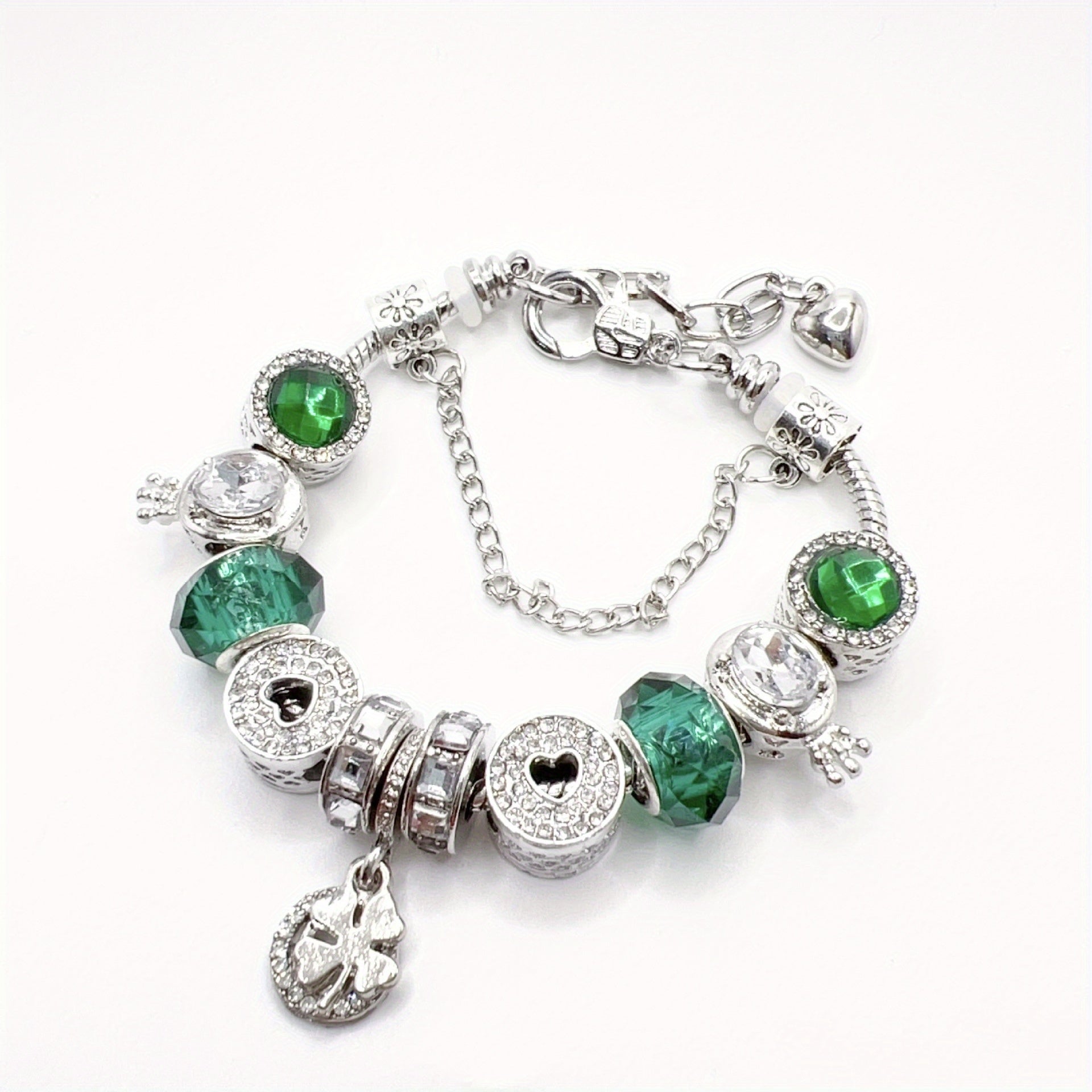 Elegant Green Four-Leaf Clover Pendant Bracelet
